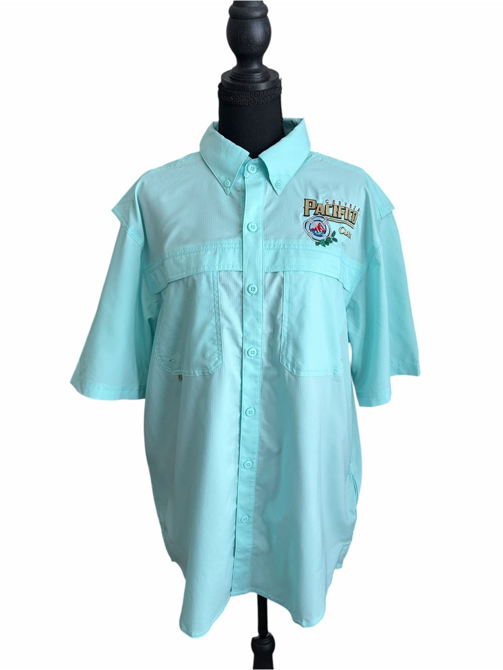 Short-Sleeve Button-Down Shirt in Light Aqua